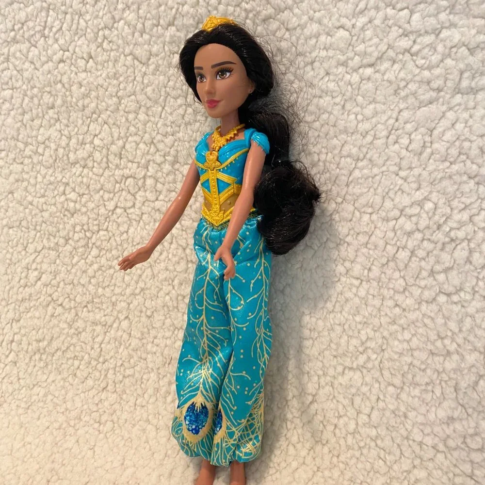 Disney Aladdin Jasmine Doll Sings Portion of 